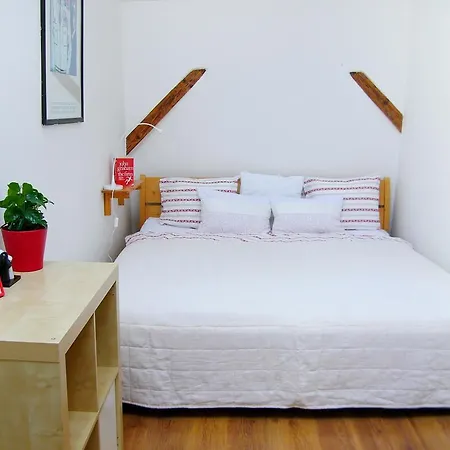 Apartment Apartman Alice Letna